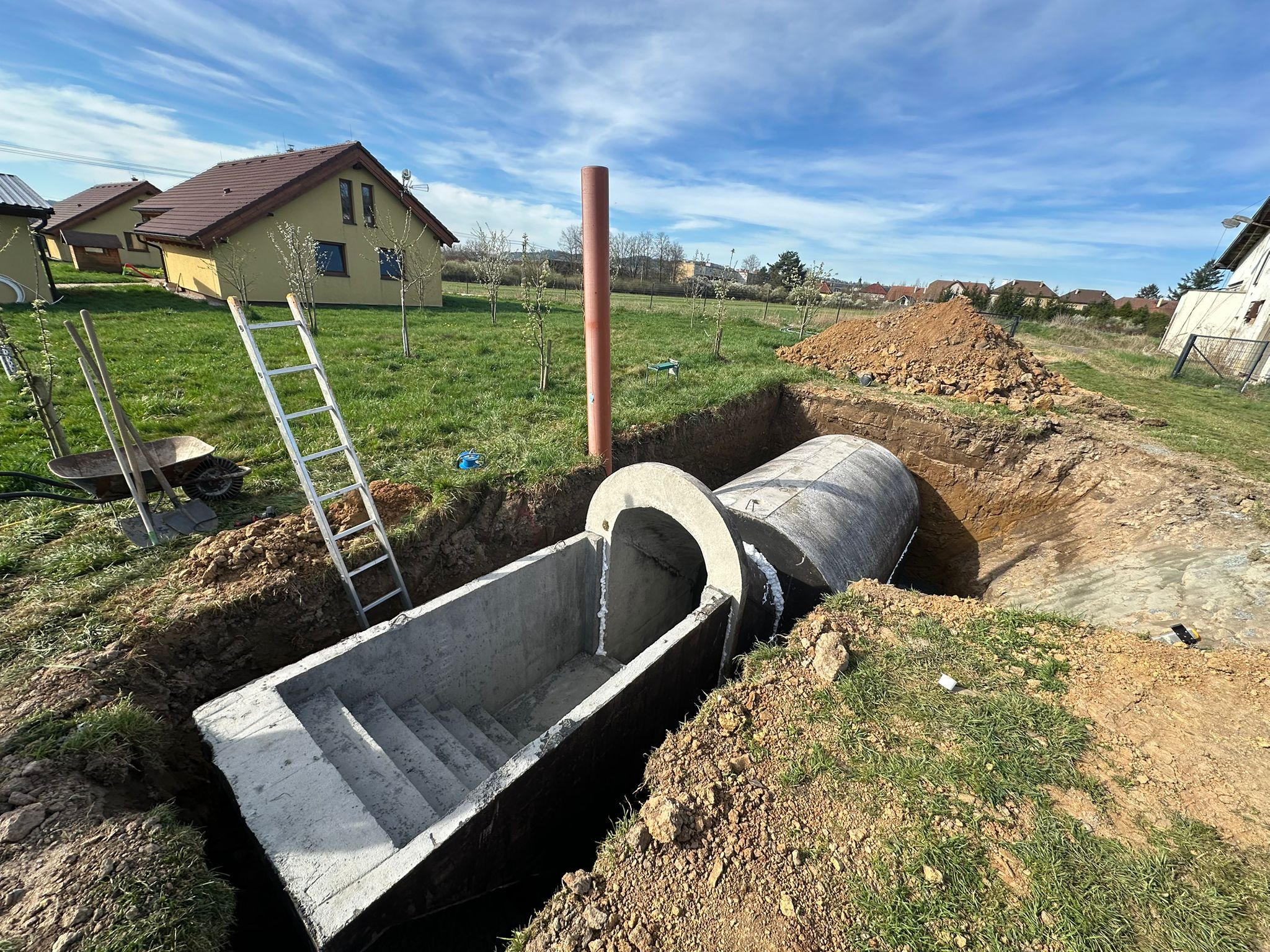 Betonové jímky na skladě